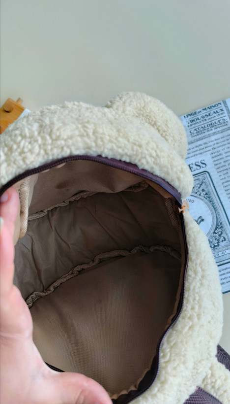 کوله پشتی گوش دراز کرمی